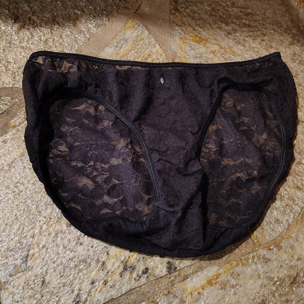 Daisy Fuentes Women's Black Lace Panties Size Medium Underwear